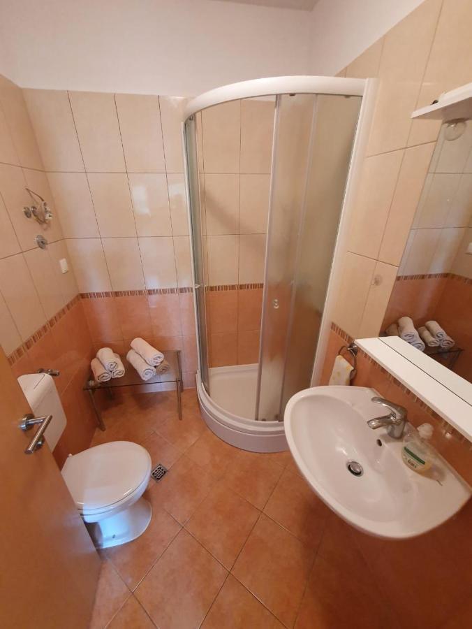 Villa Apartments Joseph Kaštela Екстериор снимка